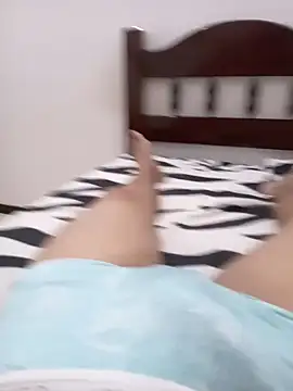 Snapshot of maikinhopL chatting on 02-02-25, 04:05 maikinhopL online show from 02-02-25, 04:05