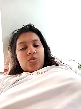 Snapshot of Gozlas chatting on 10-29-25, 04:42 Gozlas online show from 10-29-25, 04:42