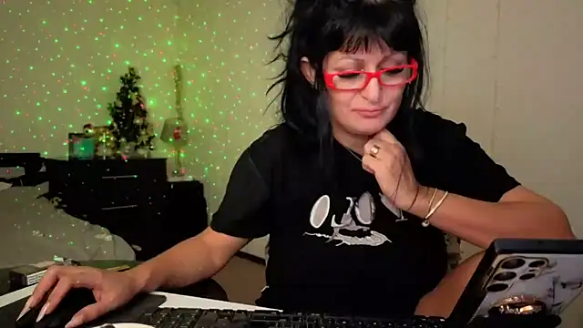 YourDreamLoverr online show from 12-22-25, 12:18