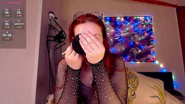 VanessaLincum online show from 10-28-25, 07:12