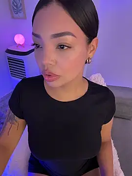 Sara LipsX online show from 12-19-25, 02:51