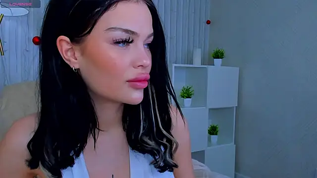 Angel Sapphire  online show from 12-21-24, 11:55