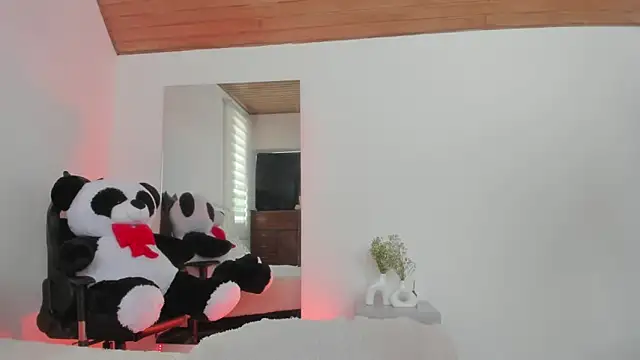 Snapshot of AtheneaRossi chatting on 01-20-25, 07:46 AtheneaRossi online show from 01-20-25, 07:46