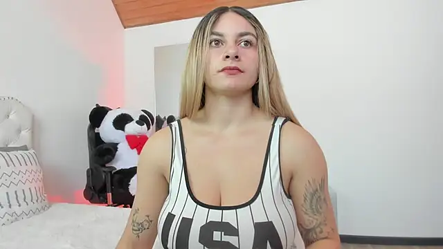 Snapshot of AtheneaRossi chatting on 01-21-25, 02:37 AtheneaRossi online show from 01-21-25, 02:37