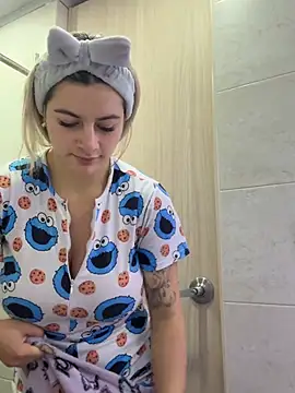 AtheneaRossi online show from 02-25-26, 12:04