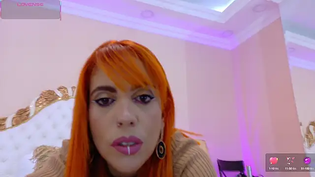 Snapshot of AdelinaVans chatting on 10-09-25, 11:19 AdelinaVans online show from 10-09-25, 11:19