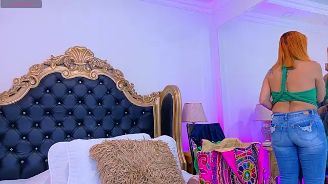 Snapshot of AdelinaVans chatting on 11-06-25, 11:22 AdelinaVans online show from 11-06-25, 11:22