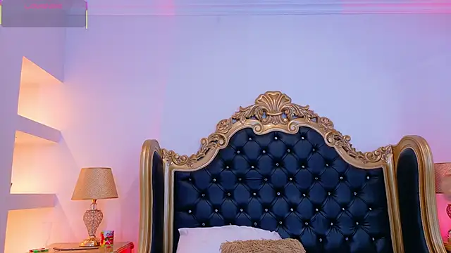 Snapshot of AdelinaVans chatting on 11-11-25, 11:32 AdelinaVans online show from 11-11-25, 11:32