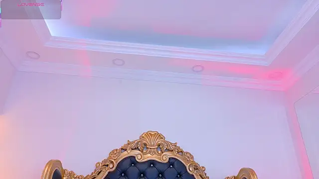 Snapshot of AdelinaVans chatting on 11-13-25, 11:09 AdelinaVans online show from 11-13-25, 11:09