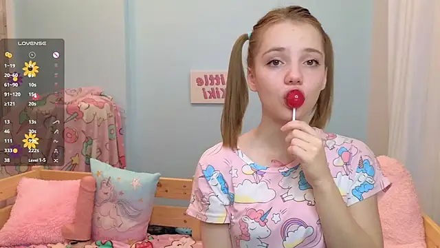 Snapshot of PrincessLittleKiki chatting on 10-16-25, 07:09 PrincessLittleKiki online show from 10-16-25, 07:09