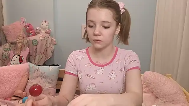 Snapshot of PrincessLittleKiki chatting on 01-11-26, 03:39 PrincessLittleKiki online show from 01-11-26, 03:39