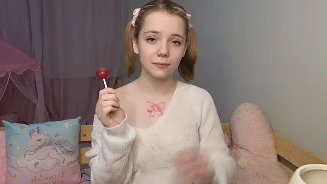 Snapshot of PrincessLittleKiki chatting on 03-17-26, 04:43 PrincessLittleKiki online show from 03-17-26, 04:43