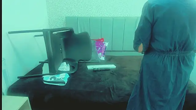 ScarletHoot  online show from 01-25-25, 06:02