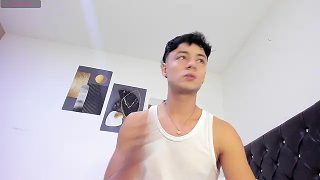 Snapshot of Sebastian-Dash chatting on 10-18-25, 09:04 Sebastian-Dash online show from 10-18-25, 09:04