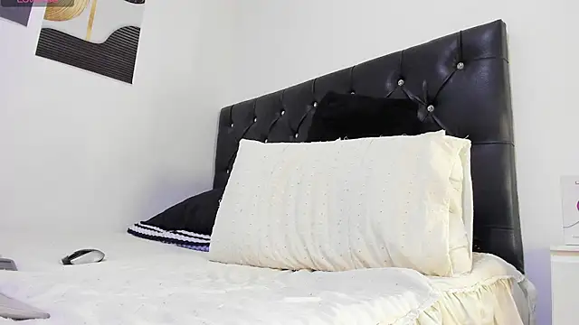 Snapshot of Sebastian-Dash chatting on 11-08-25, 12:00 Sebastian-Dash online show from 11-08-25, 12:00