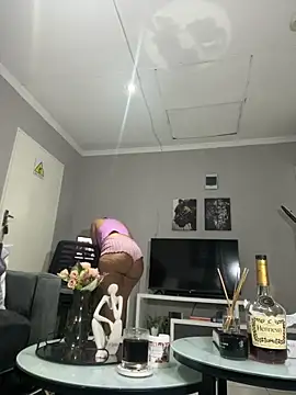 Snapshot of Bootyfulbarbiie chatting on 01-18-25, 12:02 Bootyfulbarbiie online show from 01-18-25, 12:02