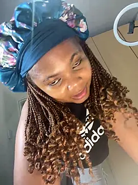 Snapshot of Bootyfulbarbiie chatting on 03-08-25, 08:22 Bootyfulbarbiie online show from 03-08-25, 08:22