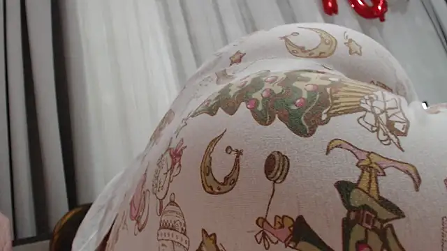 Snapshot of _JustmeHere_ chatting on 02-17-26, 09:43 JustmeHere online show from 02-17-26, 09:43