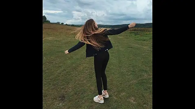 Snapshot of _JustmeHere_ chatting on 02-18-26, 09:49 JustmeHere online show from 02-18-26, 09:49