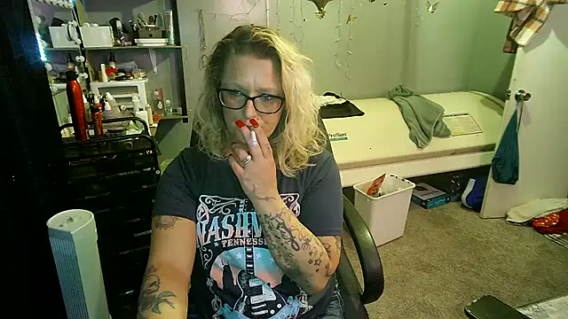 Lisalovely6981 online show from 02-20-25, 10:59