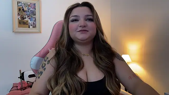 SweetPaige  online show from 12-19-25, 03:30