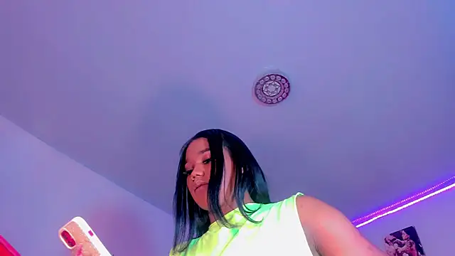Snapshot of naomy__xx chatting on 03-08-25, 10:24 naomy xx online show from 03-08-25, 10:24