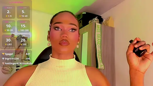 naomy  xx online show from 05-12-26, 09:01