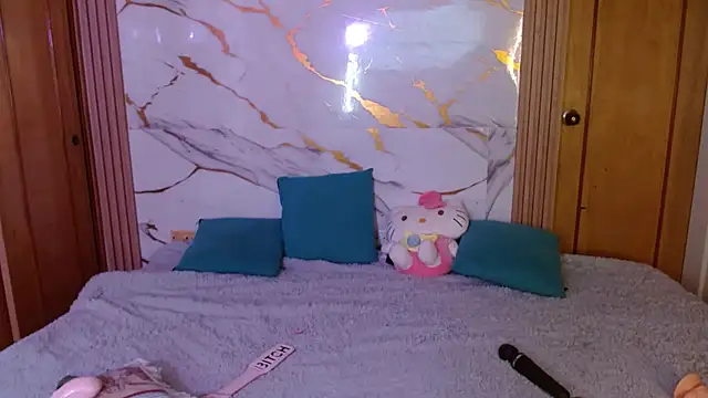 kittycatw online show from 05-18-26, 03:40