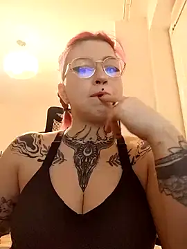 divine eve online show from 02-28-25, 04:10