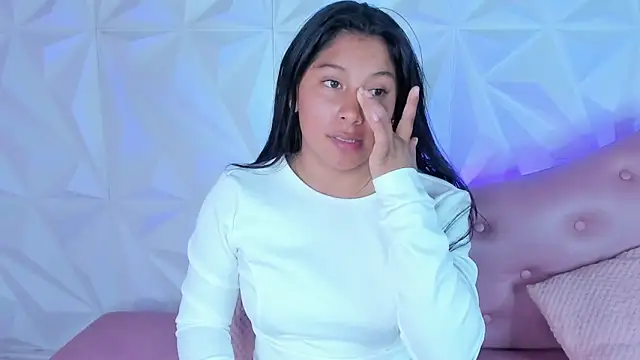 LinnaGardenia online show from 12-02-24, 03:36