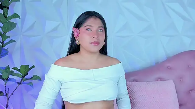 LinnaGardenia online show from 01-20-25, 01:53