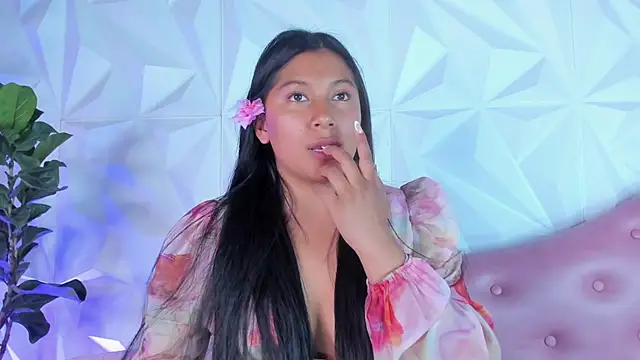 LinnaGardenia online show from 02-01-25, 12:07