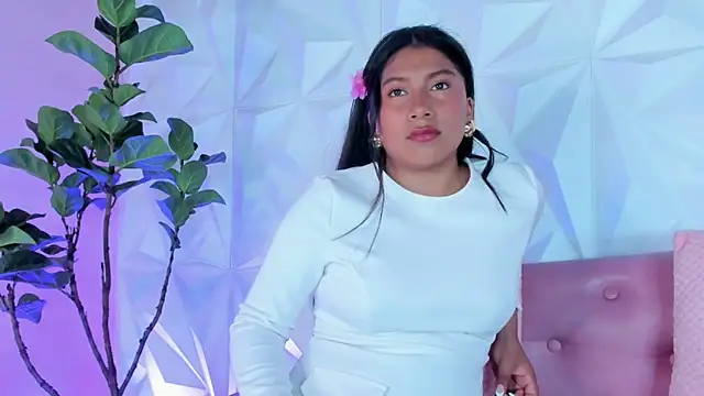 LinnaGardenia online show from 02-01-25, 05:16