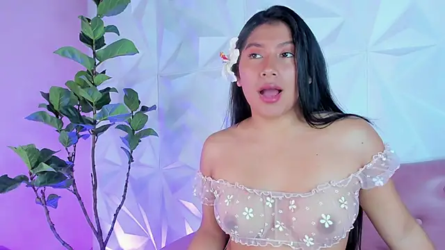 LinnaGardenia online show from 02-07-25, 01:11