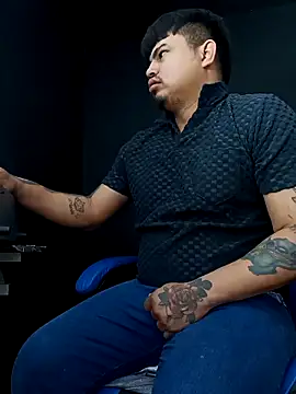 Snapshot of DickMasterfindom chatting on 02-13-26, 05:25 DickMasterfindom online show from 02-13-26, 05:25