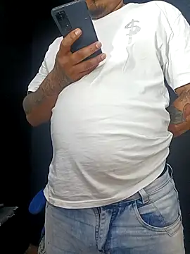 Snapshot of DickMasterfindom chatting on 02-19-26, 05:25 DickMasterfindom online show from 02-19-26, 05:25