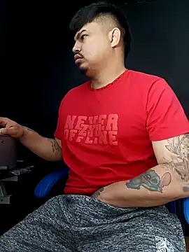 Snapshot of DickMasterfindom chatting on 02-26-26, 03:16 DickMasterfindom online show from 02-26-26, 03:16