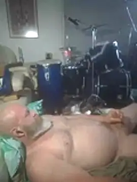 Snapshot of iambradz chatting on 11-04-25, 04:28 iambradz online show from 11-04-25, 04:28