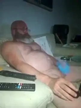 Snapshot of iambradz chatting on 11-17-25, 03:07 iambradz online show from 11-17-25, 03:07