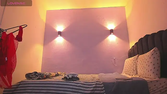 Sofia Clauss  online show from 03-08-25, 04:01