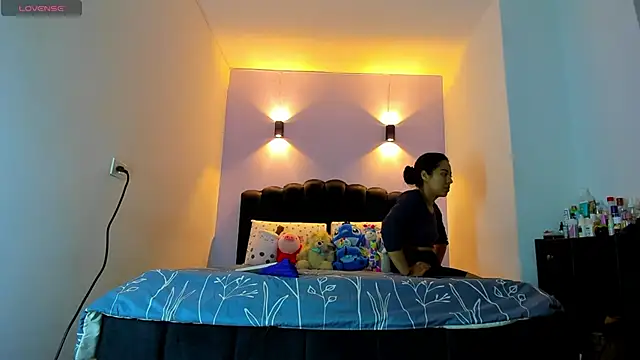 Sofia Clauss  online show from 01-14-26, 04:07