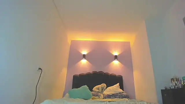 Sofia Clauss  online show from 05-03-26, 05:02