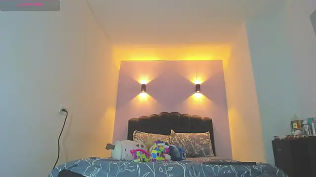 Sofia Clauss  online show from 05-19-26, 04:19