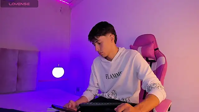 AlessandroDybala online show from 12-22-24, 12:16