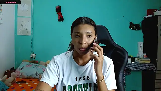 Snapshot of sensitive_brunette chatting on 02-13-26, 12:50 sensitive brunette online show from 02-13-26, 12:50