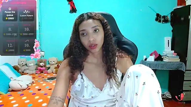 Snapshot of sensitive_brunette chatting on 02-14-26, 02:41 sensitive brunette online show from 02-14-26, 02:41