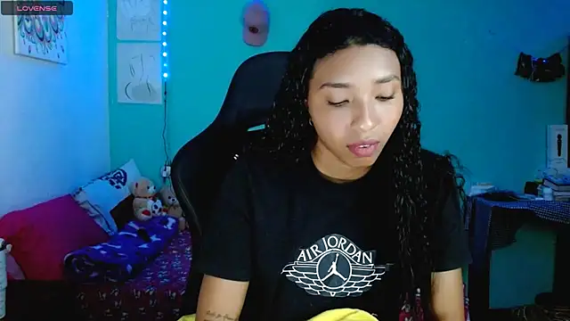 Snapshot of sensitive_brunette chatting on 03-06-26, 11:45 sensitive brunette online show from 03-06-26, 11:45