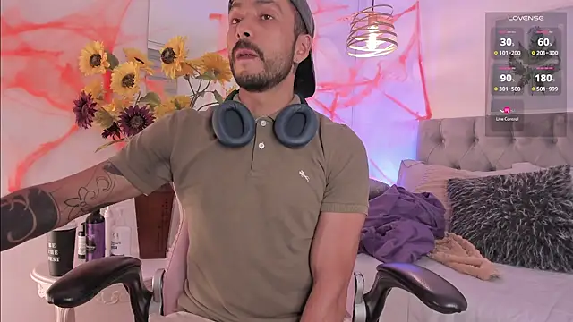 Tom cooper  online show from 10-10-25, 12:26