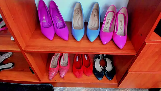 Snapshot of FOXYRIVER_ chatting on 01-31-25, 07:51 FOXYRIVER online show from 01-31-25, 07:51