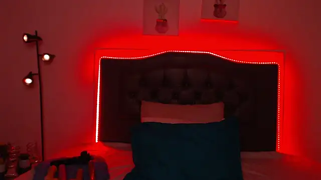 Snapshot of candy_lux_ chatting on 03-03-26, 07:42 candy lux online show from 03-03-26, 07:42